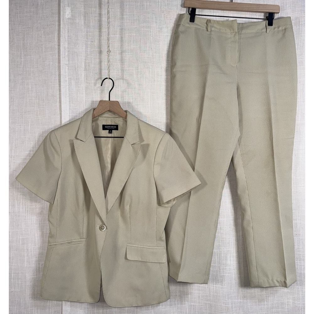 JOHN MEYER Women's 2 pc Beige Pinstripe Pant Blazer Suit Set Sz 10 Short Sleeve
